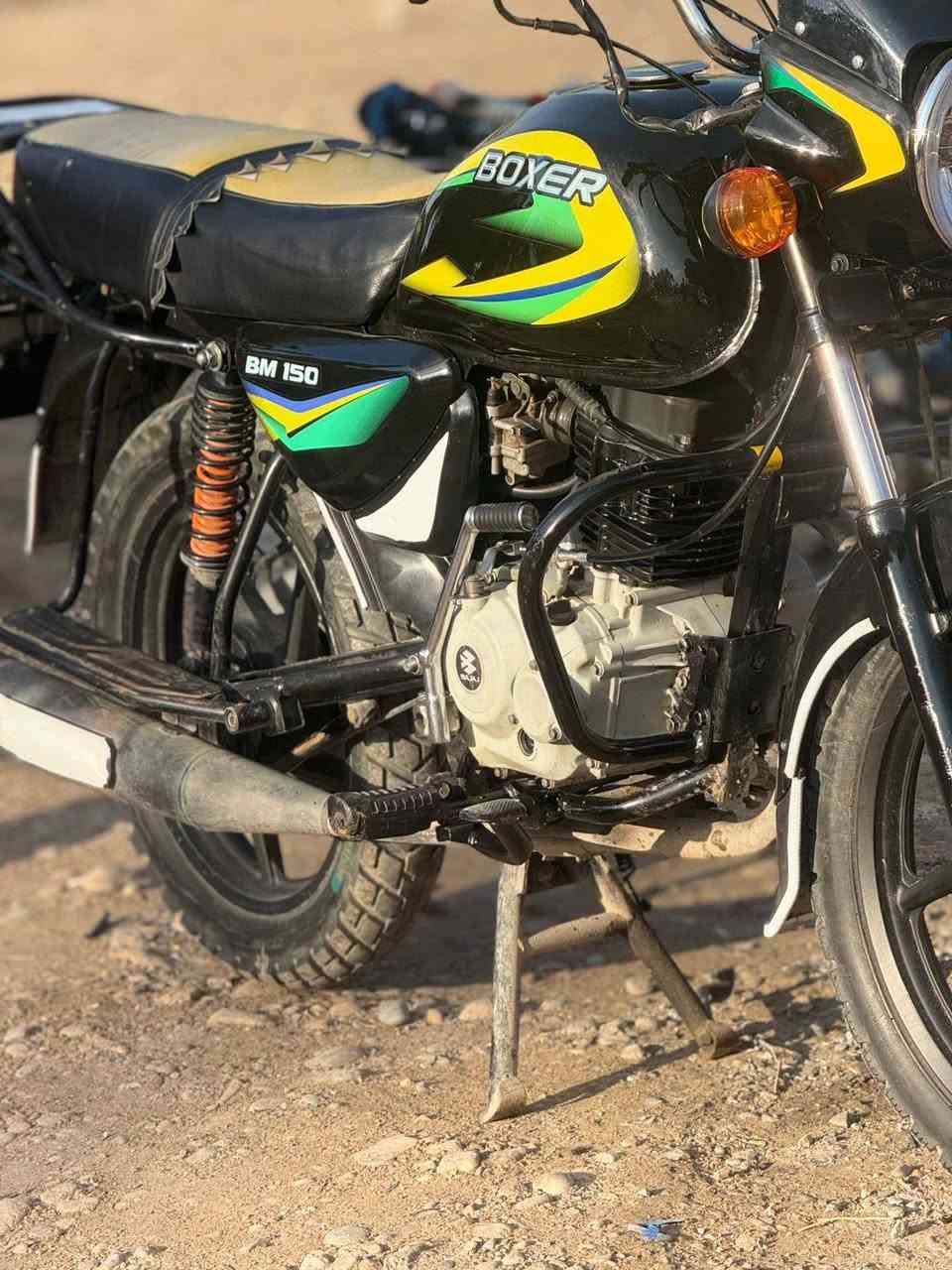 سلام عليكم دراجه بوكسر مرقم مديل 19 دراجه خرسه محرك خير من الله الدراجه حلوه السعر 1300 مكان ناحيت العباره الرقم ***********
