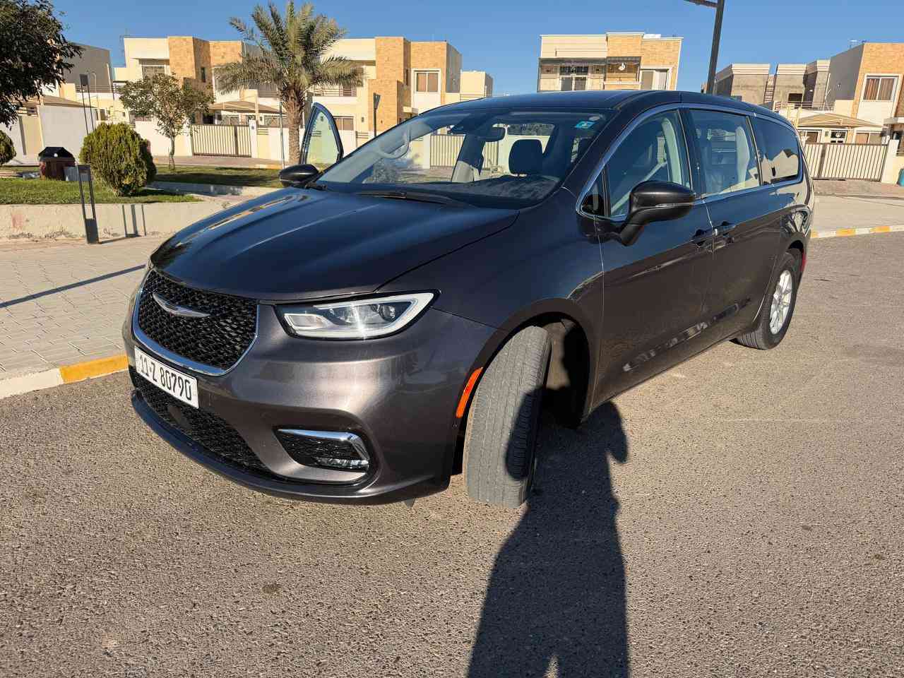 للبيع: كرايسلر باسفيكا 2023 🚘
• اللون: رصاصي (فيراني ) مميز.
• الداخلية: جلد أسود بنظافة 100%.
• الموديل: 2023.
• المواصفات: فول مواصفات، تبريد، شاشة، كاميرا، كشنات كهرباء.'ابواب كهرباء
• الحالة: السيارة بحالة الزيرو، جاهزة للاستخدام الفوري.
.السعر، 235 وبيها مجال بسيط
.رقم الهاتف (‭0770 668 3969‬)
.عداد كيلو متر 40 الف
صور الحادث مرفقه مع الصور 
.رقم انكليزي باسمي بغداد 
@الجميع
