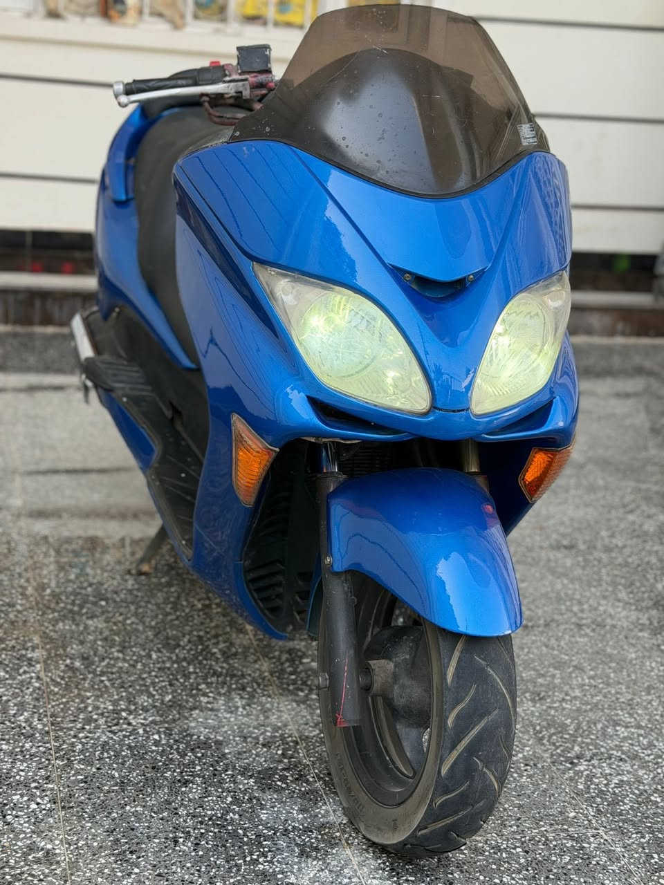 فؤرزه  بصمه 0/8 عميه بلادي   لون مميز
منضومه زنون ناعمه شلعه ؤمعدل فؤل كهربايات كلهه شغاله ؤراق كامله   و زوج تايرات جديد دراجه ما بيه اي نقص جاهزه كلهه سعره 950 مدينة الصدر 
هاتف***********
