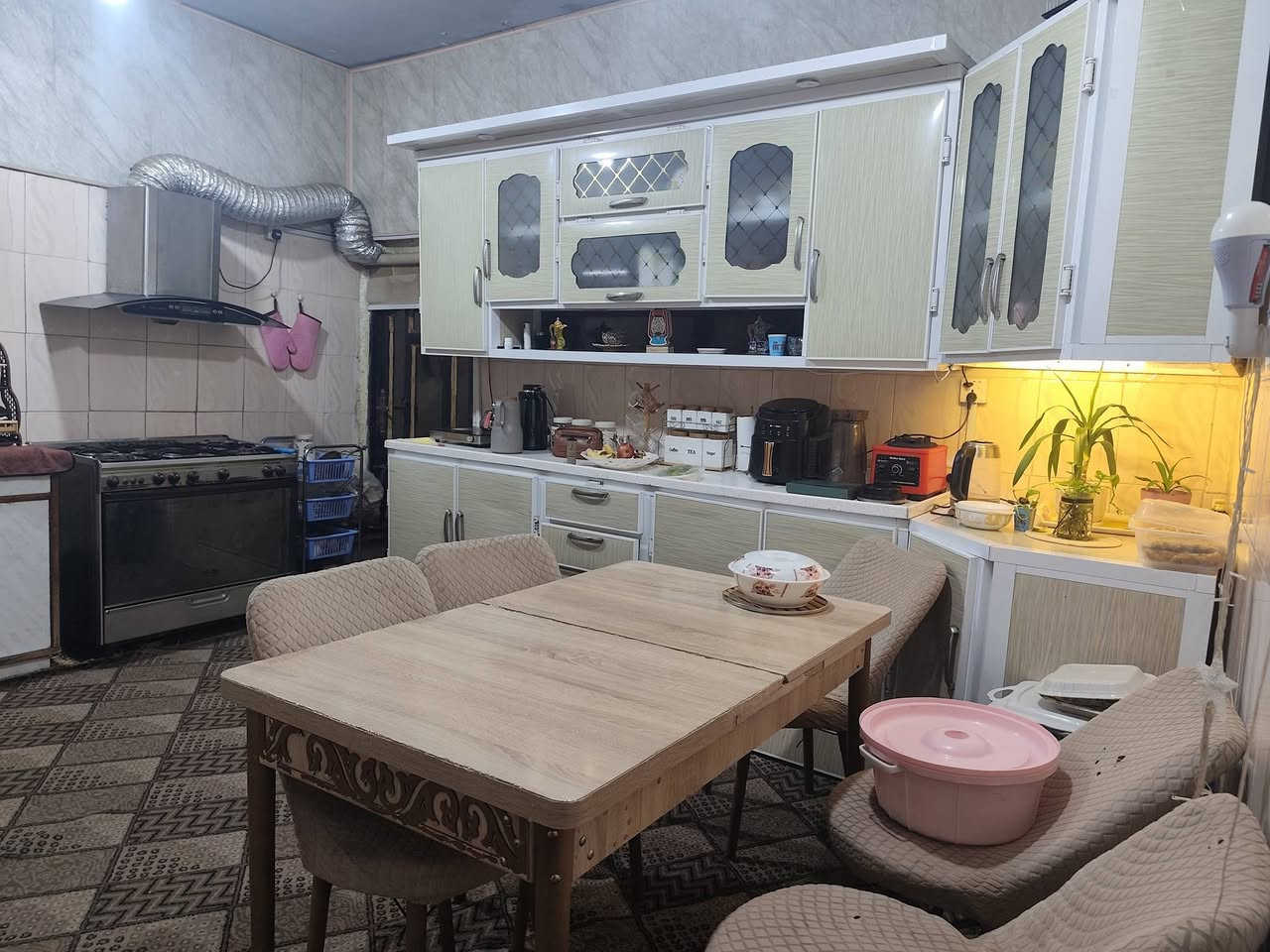 يعلن عقارات الصبخه الكبيره عن تواجد  لدينا دار للبيع نوع العقار طابو صرف المساحه 227متر والواجه 12 البيت تقريباً ينسكن فيه البيت حلو ومرتب الشارع 11 العنوان التحسينيه قرب دائره الكهرباء البيت ثاني يوم تحويل التصوير بعد الاعلان منطقه راقيه السعر وللستفسار واتساب فقط ***********
