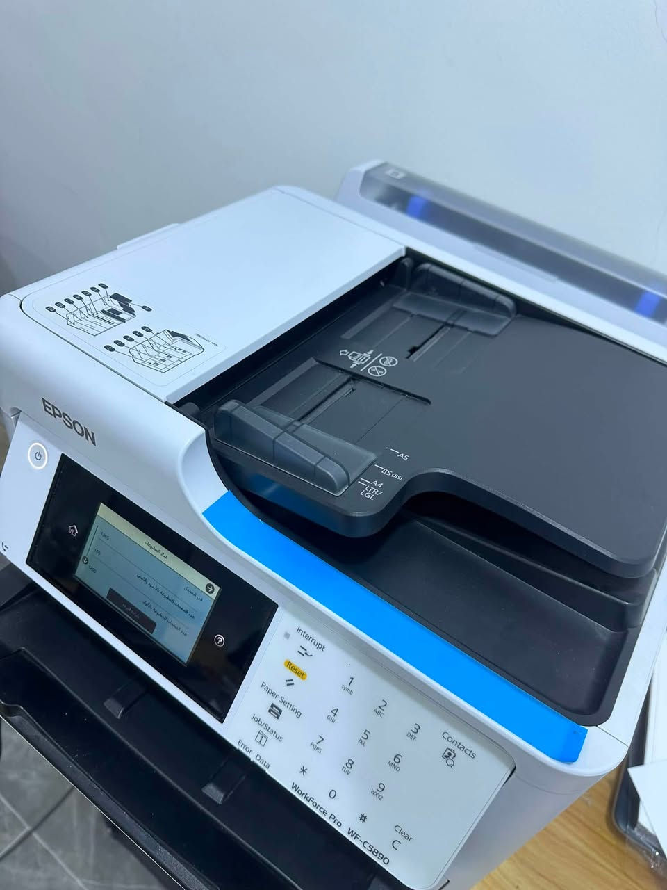 طابعة Epson 5890 جديد بل الكارتون حتى احبار مال شركة بعد ما مستهلكة .،   مستعمله استعمال قليل جدا مثل ما موضح بصوره حقن خارجي   

طابعة سريعه في طباعة  الكتاب و مستندات 
و تعطي جوده جيده في طباعة الصور
و تحتوي على فيدر ( للاسكنار )   

مكاني البصره الزبير 
للاستفسار  تواصل على واتساب ***********
