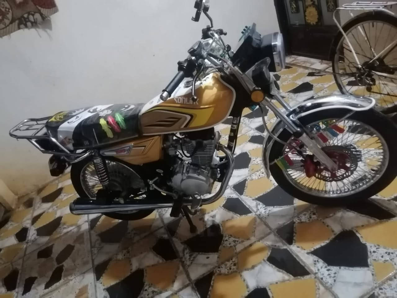 السلام عليكم موطور لبيع2025 تجي تفحص وتاخذه محرك شرط مامفتحوح عنوان تكديت رقم اتصال واساب موحود***********
