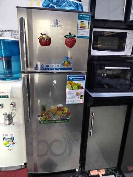 ثلاجه للبيع ١٧٥ بيها مجال شرط مابيها اي عيب ***********
