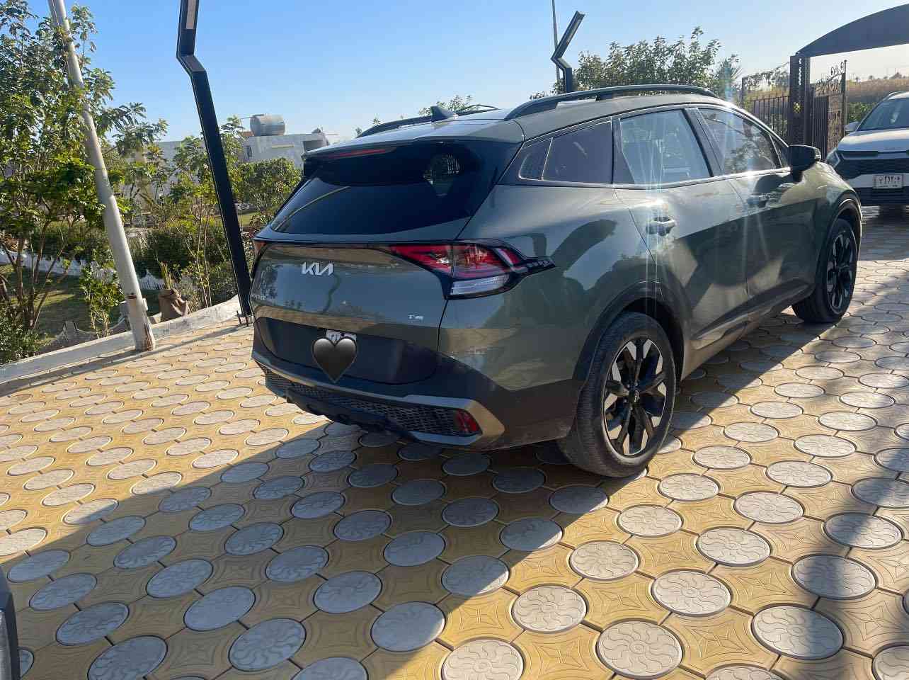 كيا سبورتج 2023
 
تم تنزيل السعر ( للبيع فقط )

#المواصفات : اكس لاين
المحرك :٢٥٠٠ 
الگير : ٨ نمر
بصمه تشغيل- صندوق- ابواب -تشغيل عن بعد
شاشه كبيره على طول الدشبول
انظمه قياده نورمال- سبورت - سمارت - ثلجي
كشنات جلد لون اسود
كرسي السائق تحكم كهربائي
هند بريك بصمه
كامرا خلفيه
رادار امامي خلفي جانبي نقط عمياء
تحديد مسار ذكي
اشاره في المرايا الجانبيه
تحكم ستيرن فول مواصفات 
اوتو هولد
اوتو ستوب
نظام ترحيب
تبريد قطعتين
مانع انزلاق
نزول منحدرات
نظام فحص ضغط الاطارات
نظام abs
تدفئه كشنات
قياده آليه ذكيه
كروز سرعه
سستم صوت هارمن
شاشه لمس متغيره لتحكم التبريد او الميديا
منافذ تايب سي عدد ٣ مع ٢ في الكشنات
اضواء ترحيب عند الاقتراب مع ترحيب داخلي عند الصعود او المغادره
الاناره الداخليه LED
ماسحه خلفيه
كامرة دوارة
صور الحادث بلمنشور( اربعة قطع صبغ )
السياره موجوده ( بغداد الجديدة )
للاستفسار ***********
#ملاحظة :
السيارة بدون رقم
#السعر_170$ قفل
