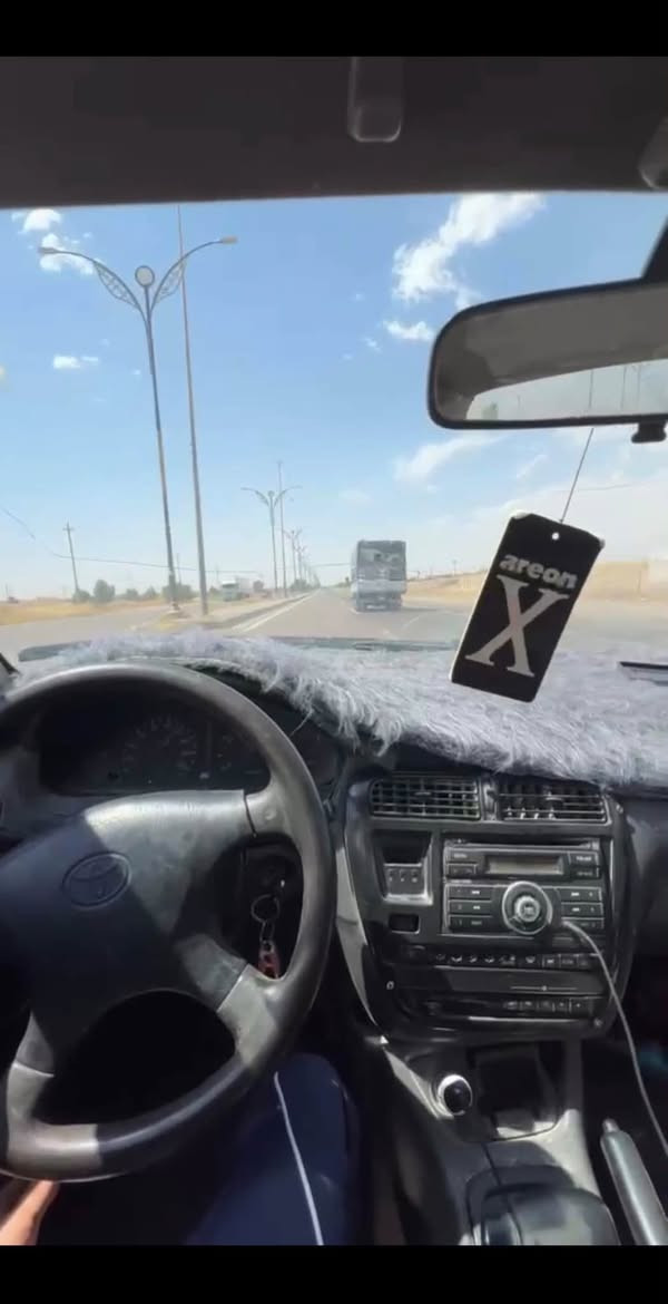 سلام عليكم كارينه موديل94 تبريد ثلج محرك بدايه تبخير قليل شرط مينقص كير شرط كهربائيات شغاله كلها  سعرها 37 $ شرط التحويل مشروع وطني للاستفسار ***********
