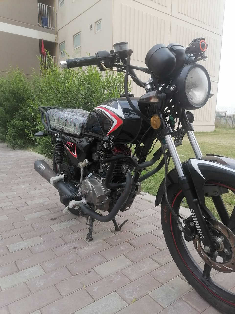 السلام عليكم شباب دراجه شاينك رقم وسنويه مديل 23 محرك مكفول برغي مامفتوح بيه اسعر 1350 بغداد باقي  بس علستلام لواحات بتحويل تستلمهن ***********مستعجل عله بيعته مكاني بغداد بسمايه
