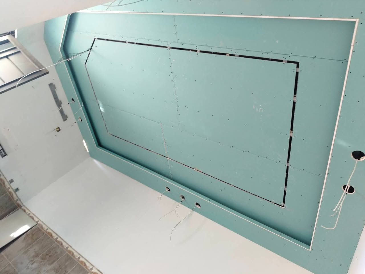 السلام وعليكم خلفه جبس بورد متفرغ
واتساب ***********
