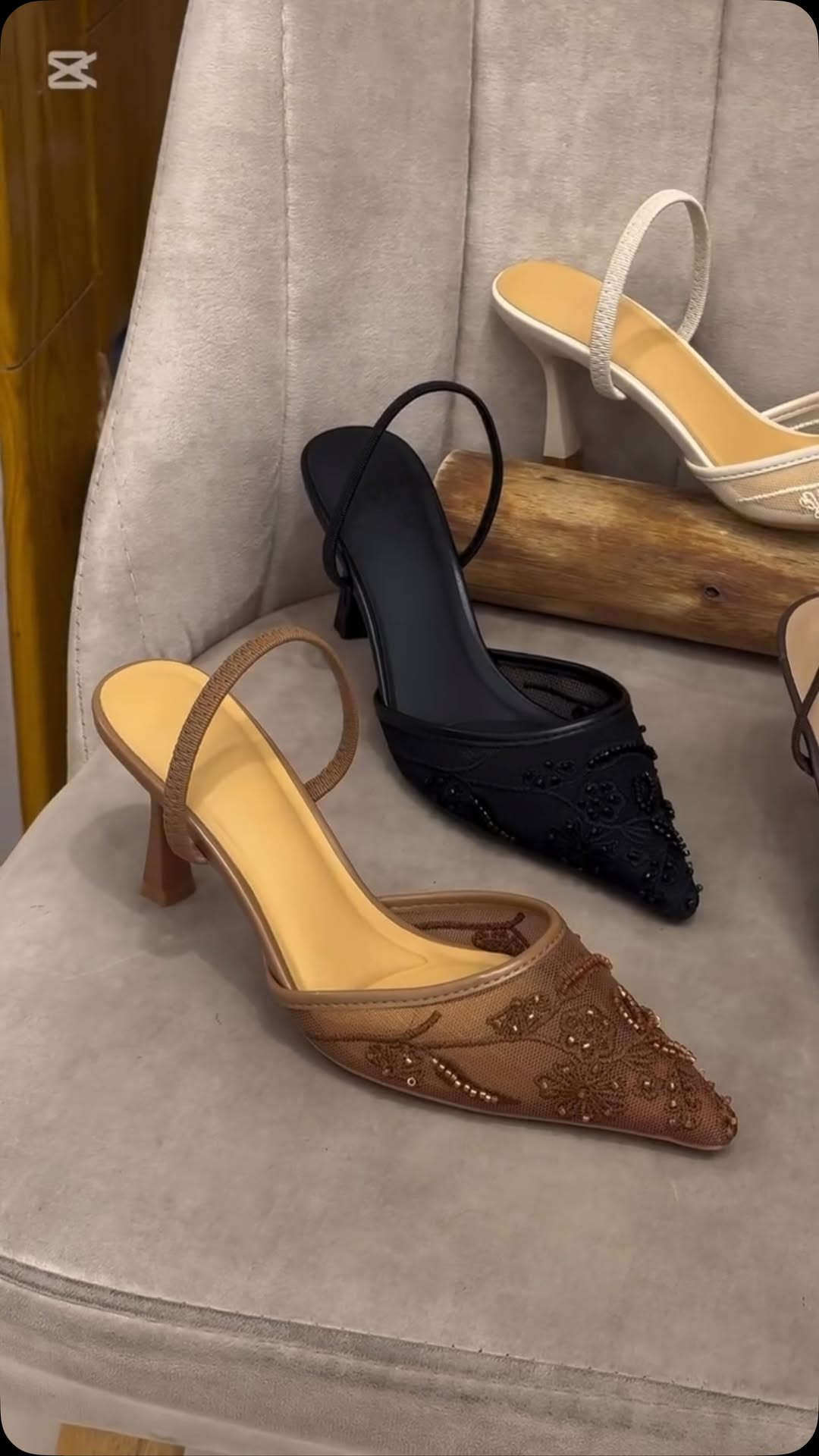 ترند نيولا 💥رجع توفر 
الجمال 🔥😍🛍️
كوني أنيقه معنا 🤌
ارتفاع (7cm)💥
كوالتي عالي جداً 💥
قياسات -36-37-38-39-40
((لكل أمرآة تبحث عن الأناقة))
توصيل بغداد وجميع المحافظات 📍💫🔥


**إذا كنت صاحب هذا الإعلان وتريد حذفه لأي سبب، رجاءا أرسل رسالة إلى الدعم الفني**
