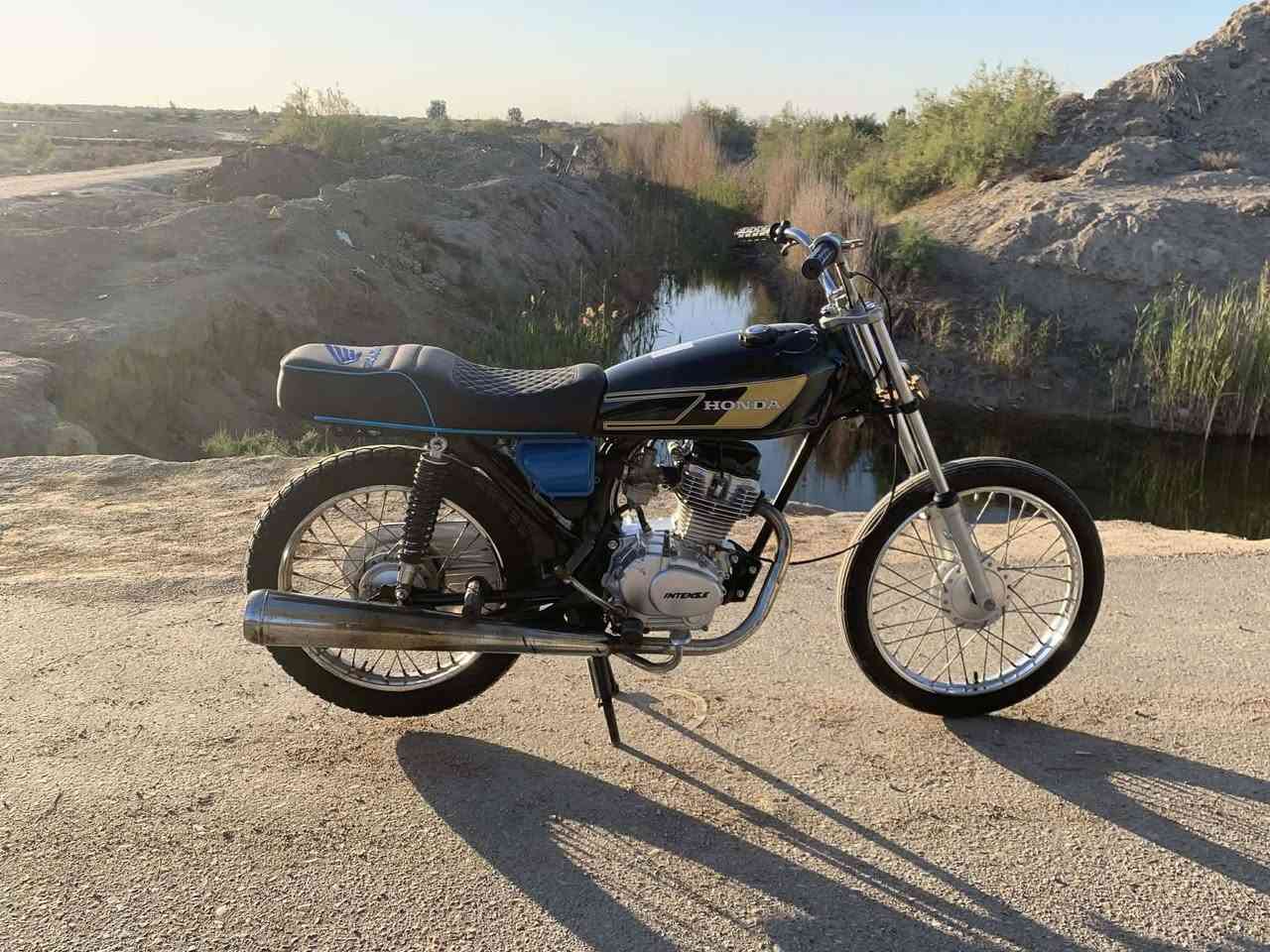 السلام عليكم دراجه للبيع تعمير 25 ما مفتوحه كلك كلك  لدراجه سعرها 525 مكاني ناصريه مركز ***********
