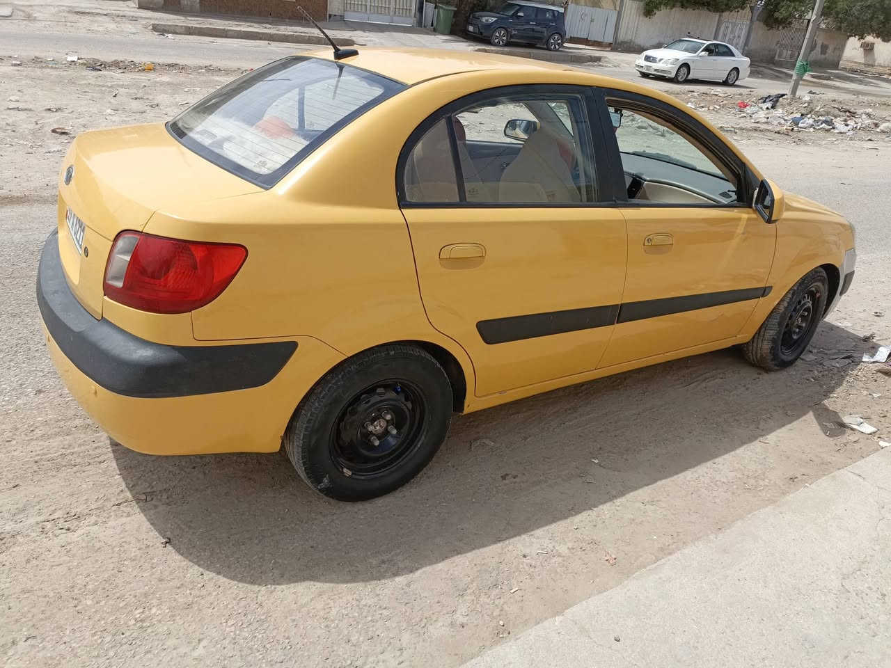 السلام عليكم كيا ريو موديل 2007 كير اوتو
شاشة +كأمر رقم انكليزي مصفرة هيئة أو غرامات بس التبريد عاطل 
65 أو بها مجال ماكن السيارة الديوانية الشراي يتصل ***********

