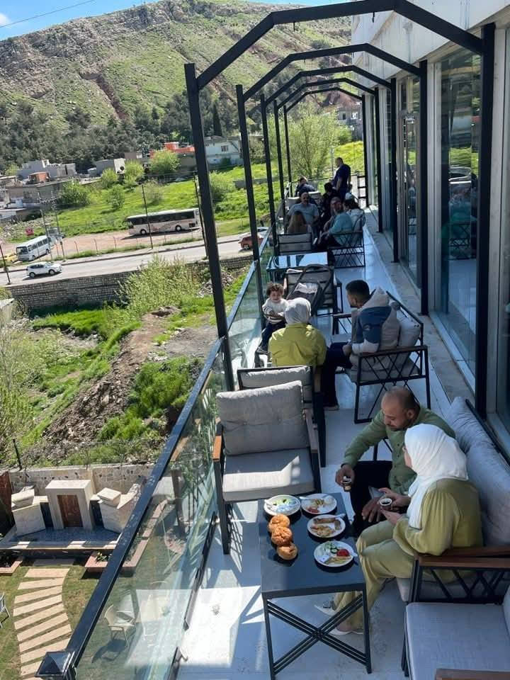 فندقنا في محافظة اربيل فندق بسمة السفير 
4نجوم  موعد الرحله يوم ثلاثاء ليلا 65 ألف
للحجــــــز والأستفســـــار الأتصال
***********
