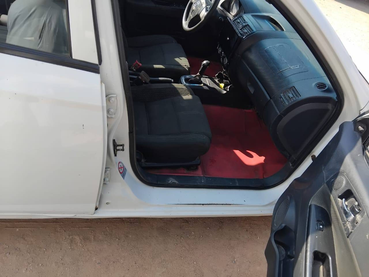 سلام عليكم من رخصه ادمن سياره بريلس مديل 2014 سياره صيني بس تجميع ياباني سياره بيه محرك وكير كورله شرط فحص سنويه ما منتهيه حداده حلوه سياره ناعمه عوزه ترتيب قليل راعيه موجود يريد تحويل سعر 38 وبيه مجال قليل عنوان الزبير شعيبه محطه القطار رقم هاتف ***********
