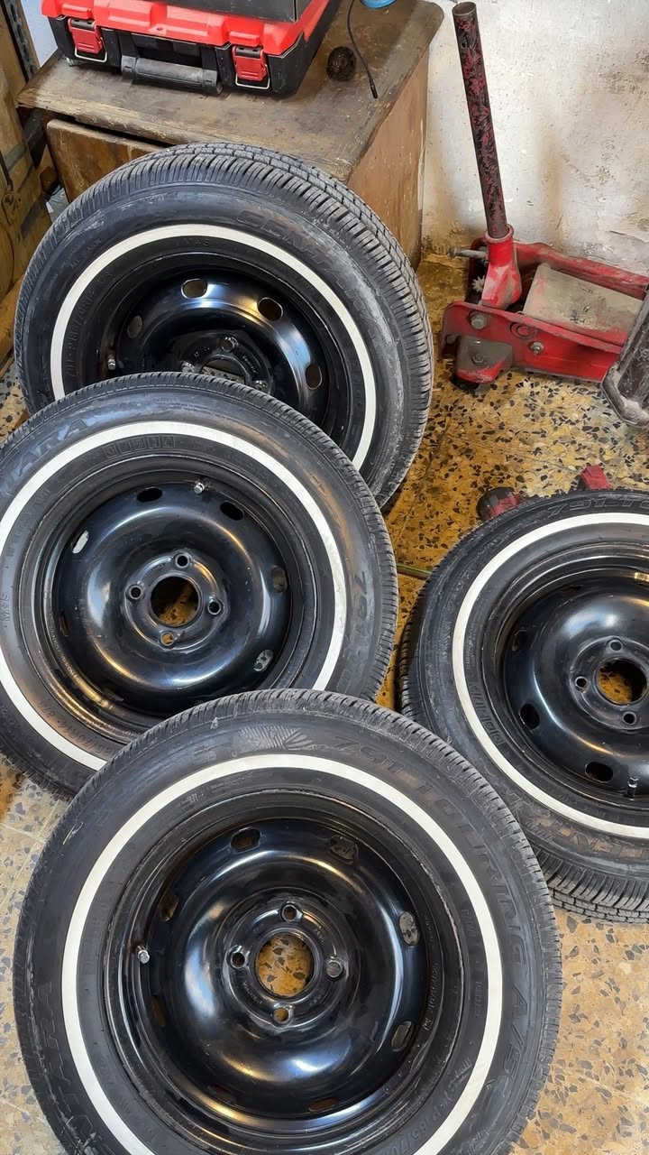 سلام عليكم تايرات جدد مال بيجو بارص تاير ويل كامل اقل سبوع شادهن الشراي يتصل ***********
