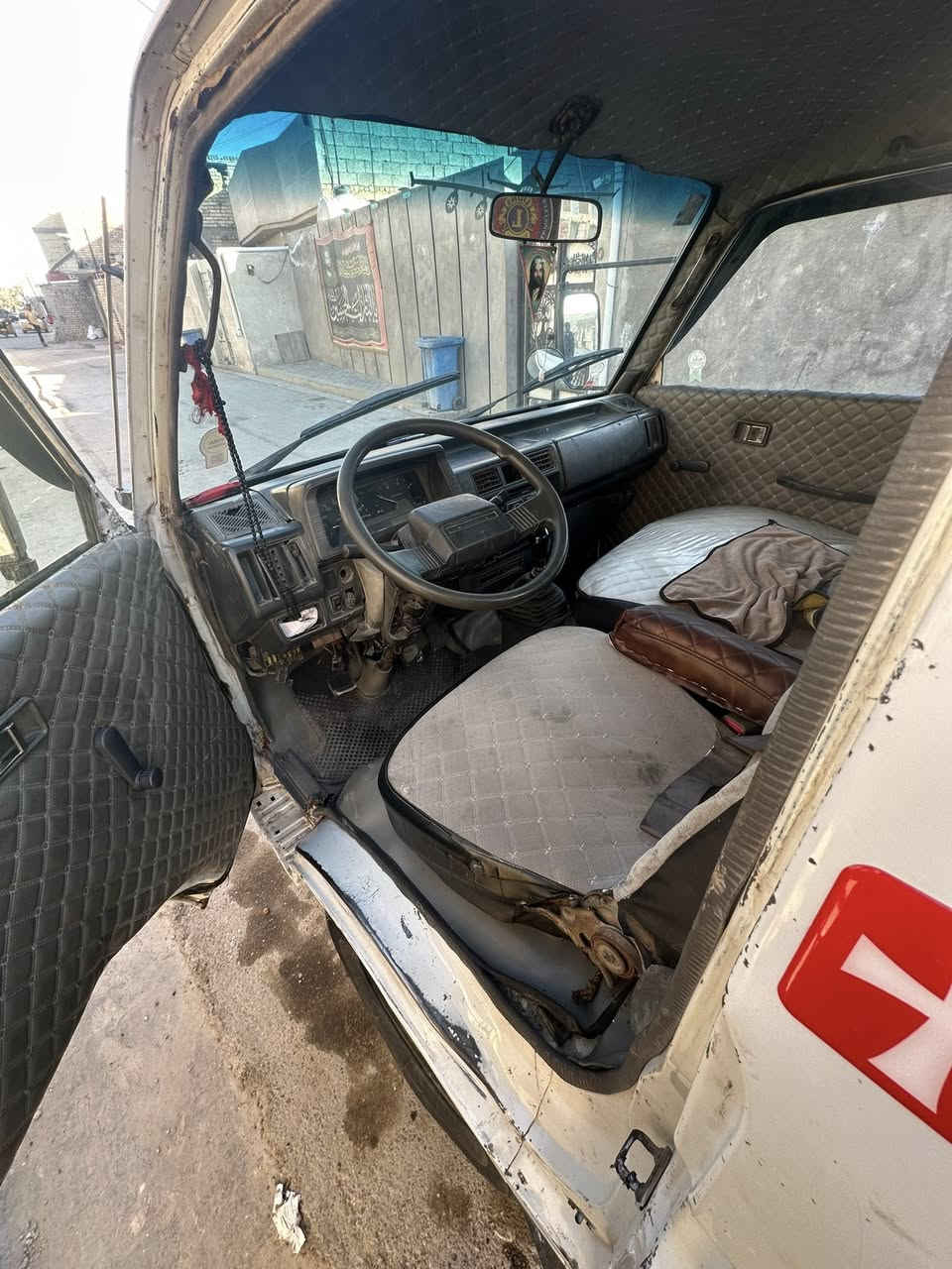 السلام عليكم 
كيه بنكو للبيع 
موديل 1995
كير اكسن مكفول 
شاصي مكفول بي شعار واضح 
كهربائيات شغاله نضيفه
هزه جديده
صدر نضيف تايرات نضيفه 
السياره خير من الله 
رقم دولي صلاح الدين بسمي 
بيه مكانات صبغ بدون  دواخل قماره تكم ابلاد
المكينه بيه تبخير  
السعر ٤٥ $ بيه مجال قليل 
المكان بغداد العبيدي 
رقم الهاتف ***********
