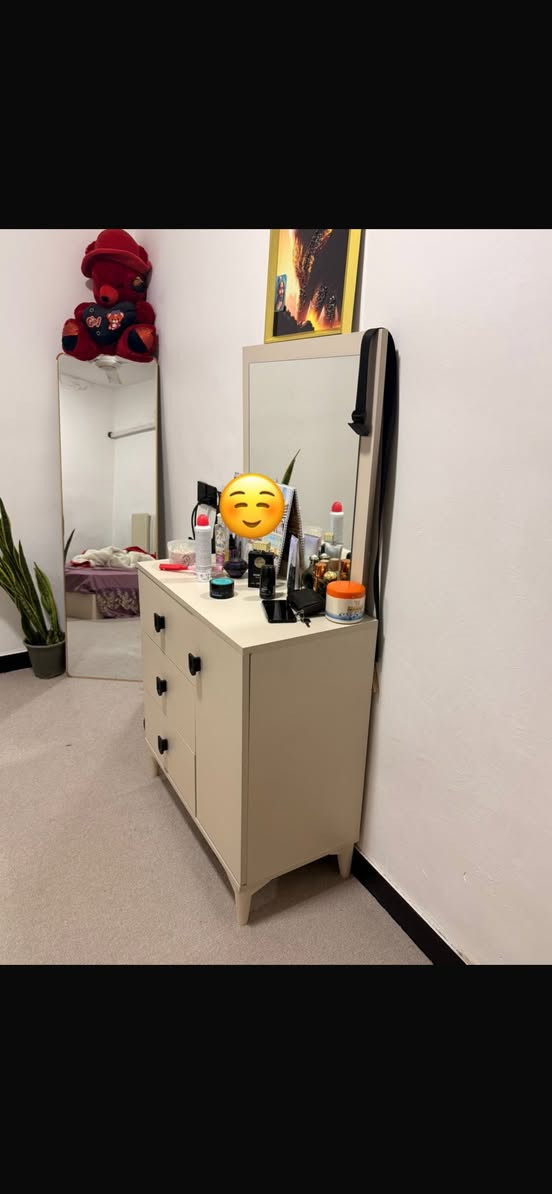 غرفه نوم نظيفه مكاني بغداد ***********
