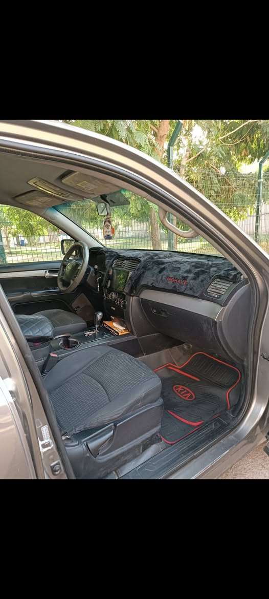 موهافي كلين تايتل بسعر مناسب جداً 🔥 
السلام عليكم ورحمة الله وبركاته ..

كيا موهافي  LX 
محرك 6 سلندر  3800cc  

#المواصفات

7 راكب 📌
جنطة شفط , شاشة وسطية , قطعتين تبريد ,
بلوتوث وكشنات مخمل وحساسات خلفية , مثبت سرعة وارضية جلد ولايت زينون 
مكينة مبدله جديد بشرط  .
وتبريدها ثلج🥶🥶

السيارة بدون صبغ وبدون تبديل ومصروف عليها هواي والسونار مرفق بالمنشور 👇
ارقام ديالى  الإنكليزي بأسمي وشرط التحويل .

السعر جداً مناسب 120 ورقة وبيها مجال بسيط . 
☎️ *********** 
      ***********
