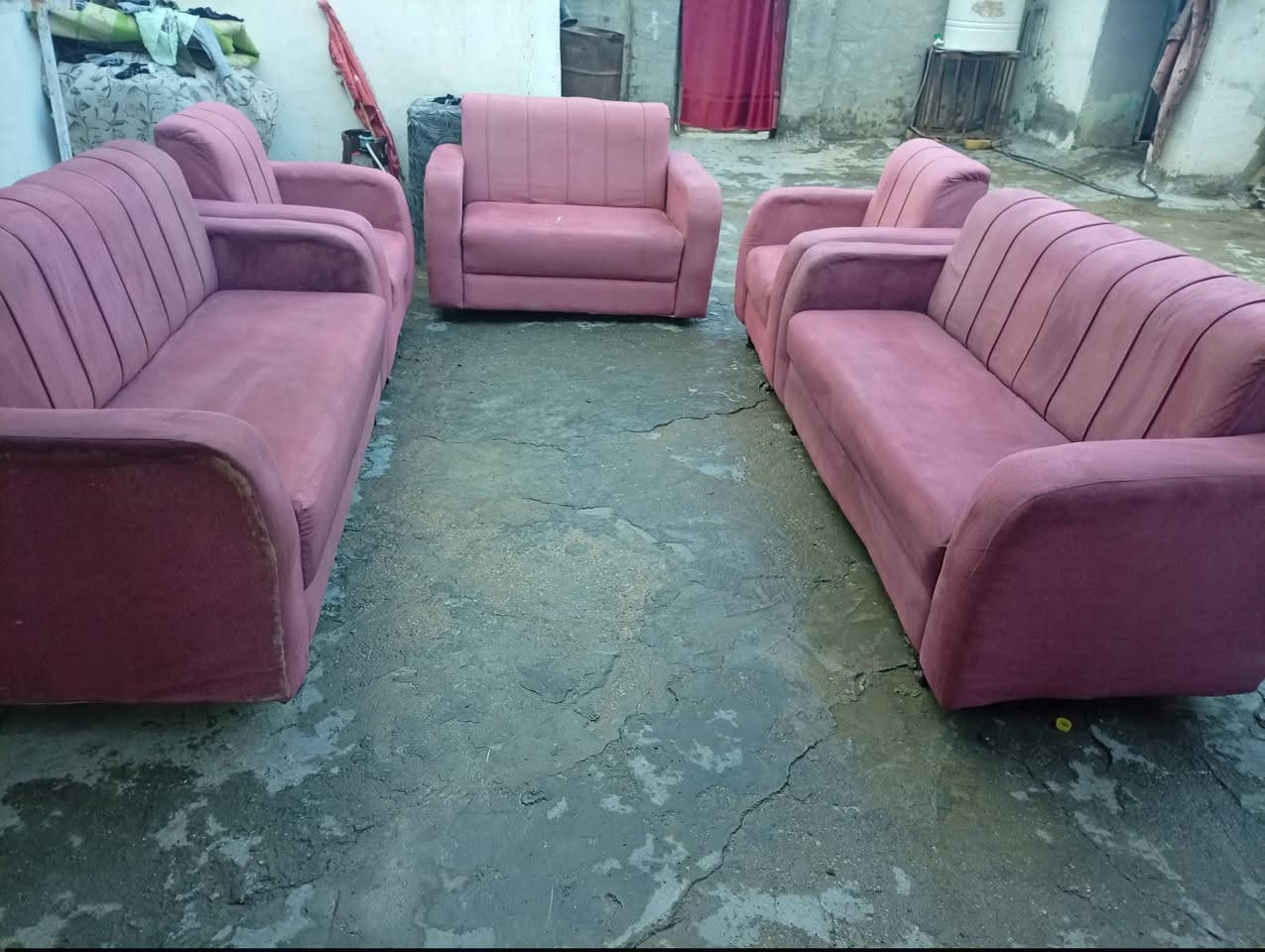 تخم 10مقاعد مثل ماواضح بالصوره للبيع مكاني الحله ***********
