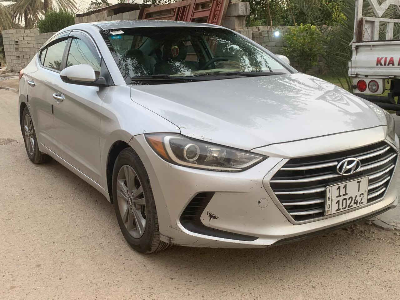 النترا موديل 2017  حادث بسيط بدون ايرباك
ماشية 111 
دواخل مكفولة 
مكينة وكير مكفولات 
حدادية تبريد كهربائيات كلها جديدة وشغالة 
ليبل واحد السيارة 
وجاهزة من كلشي 
باسمي ورقم دولي 
السعر 122 ورقة ومجالها بسيط 
***********
