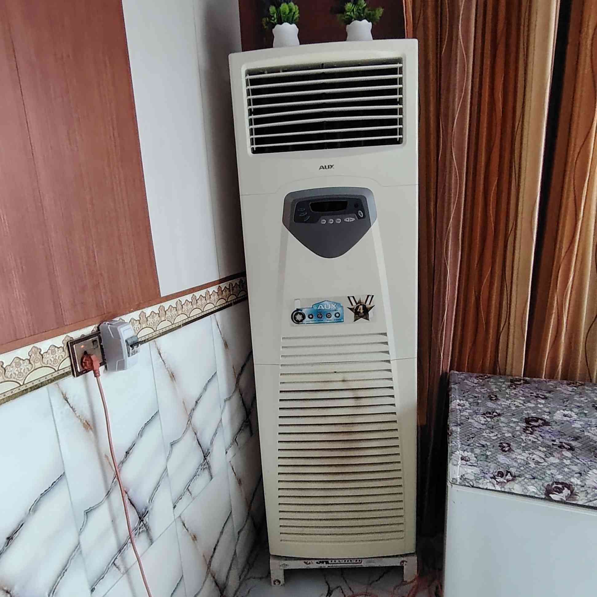 سبلت اواكس عمودي للبيع عله وضع اشركه ماداخل تصليح ابد وتبريده تجي وشوفه ابعينك ***********

