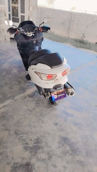 سلامه عليكم دراجه فورزه للبيع  صفر ثمانيه دراجه فول محرك يشك الكاع مكا...