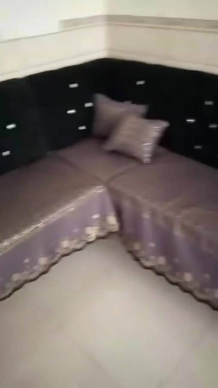 هذا ديوان والله العظيم اشتريته 500وهسه أريده 300وبي مجال


**إذا كنت صاحب هذا الإعلان وتريد حذفه لأي سبب، رجاءا أرسل رسالة إلى الدعم الفني**