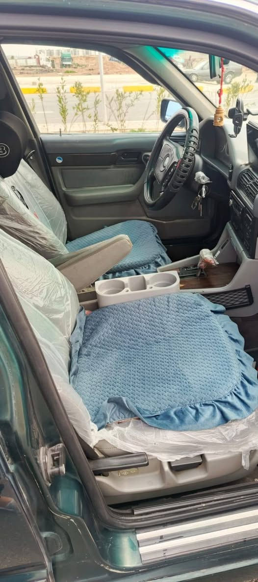 السلام عليكم
BMW 525
موديل 1993
مسكر فانوس
رقم اربيل جديد رقم جديد 
طخم جديد تايرات ٤ طخم محرك كير بشرط جام كهربائي بردات شركه كشنات جلد شاشه سياره صبغ جماليه فقط بدون اي ضرر لون زيتوني مكان السياره موصل الأيسر السعر 78 وبيها مجال رقم الهاتف ***********
