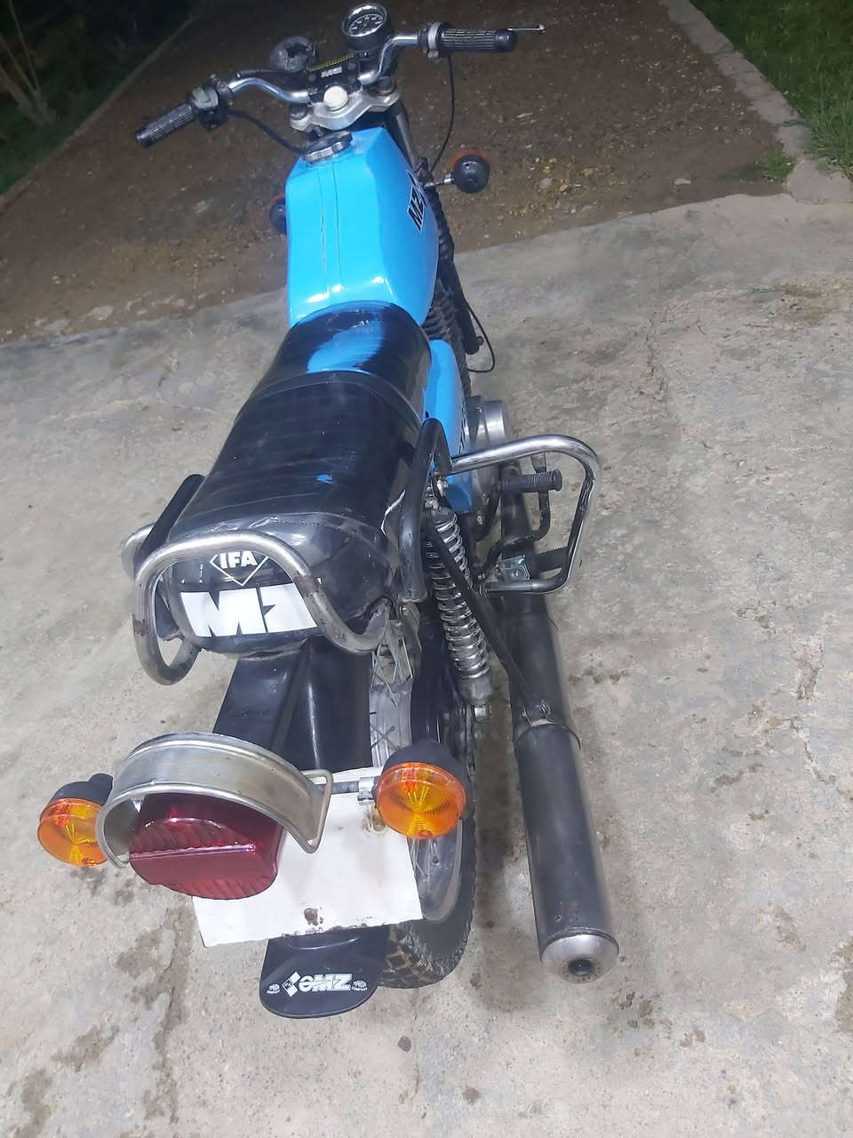 سلام عليكم شباب  موطور البيع ايم زد 82 موطور كل نضيف حلو كلشي شغال  تايرت جداد هورن اشاير  بك الايت ماصده كل شغال  موطور خير من  الله  سعر 975 بي مجال  شراي بي خير  يدال مكاني اديالى بلدرؤز  شراي  الاتصال على هذا  *********** خاص مفتوح
