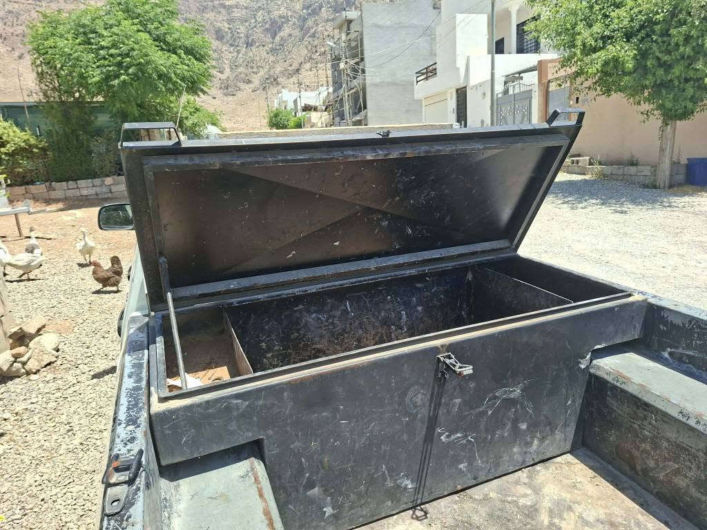ئەو سندووقە مان هەیە بۆ فرۆشتن بۆ پشتی پیکاب زۆر جوان و تۆکمە درووست کراوە 
*********** رانية, السليمانية
