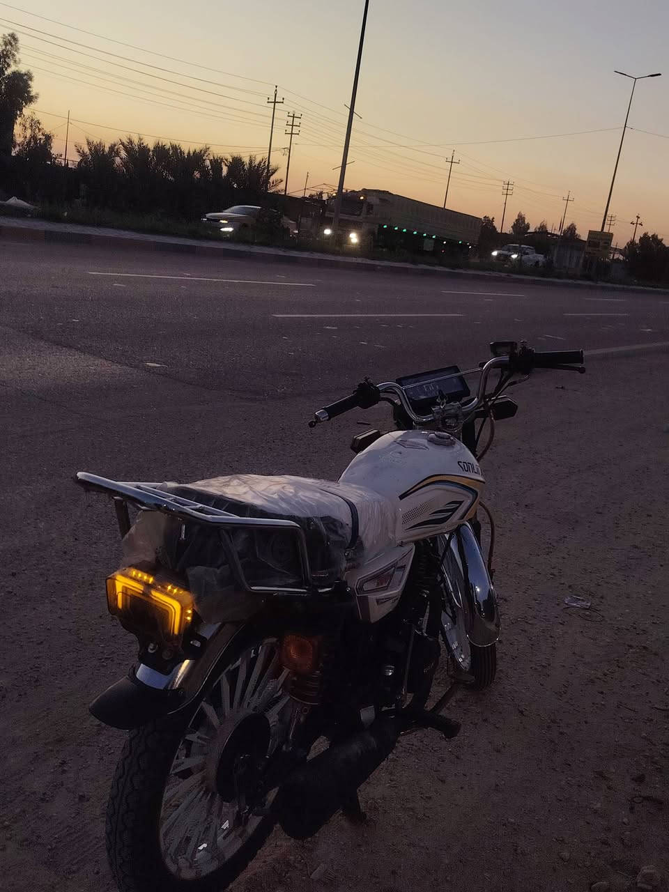 سلام عليكم شباب سيفان 2024
الشكل الجديد 
محرك اسود 200
ويل عدل 
الدراجه شوفت عينك نضافته 
مكاني حله قرب بوابه ابو خستاوي 
لل استفسار ***********
السعر 700 وبيه مجال لل طيبين
