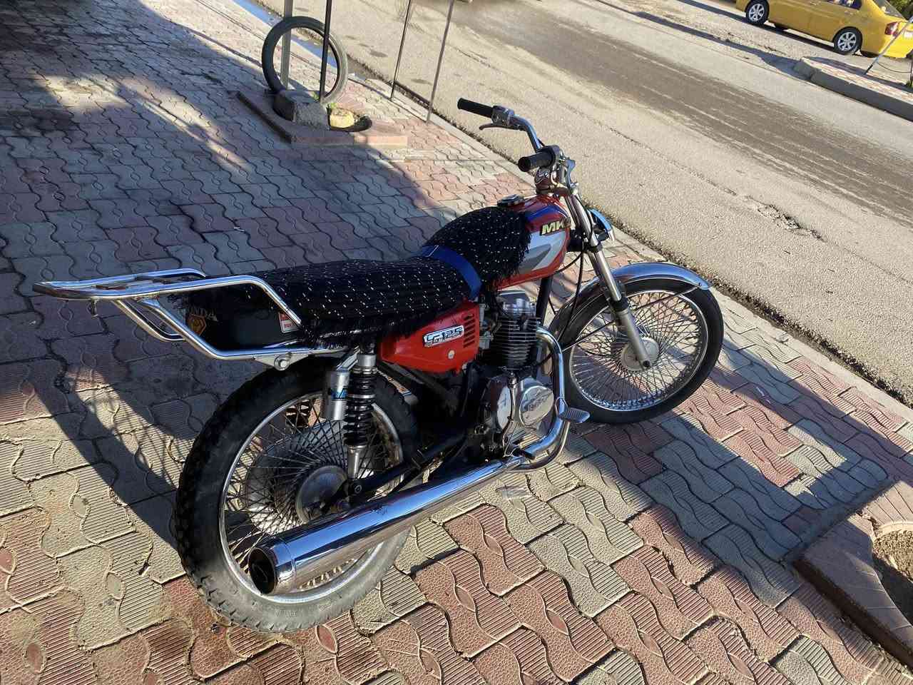 ماطور MKZ للبيع اربع كير إيراني اصل جسمه كله جديد دراجه نضيفه شوف العين إيراني اصل اي نقص مابي سعر ٣٦٠ بي مجال رقم تلفون ***********
