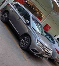 موديل 2019 يابانية  وارد أمريكي ...ماشية 120 ميل ... رادار خلفي وجانبي...