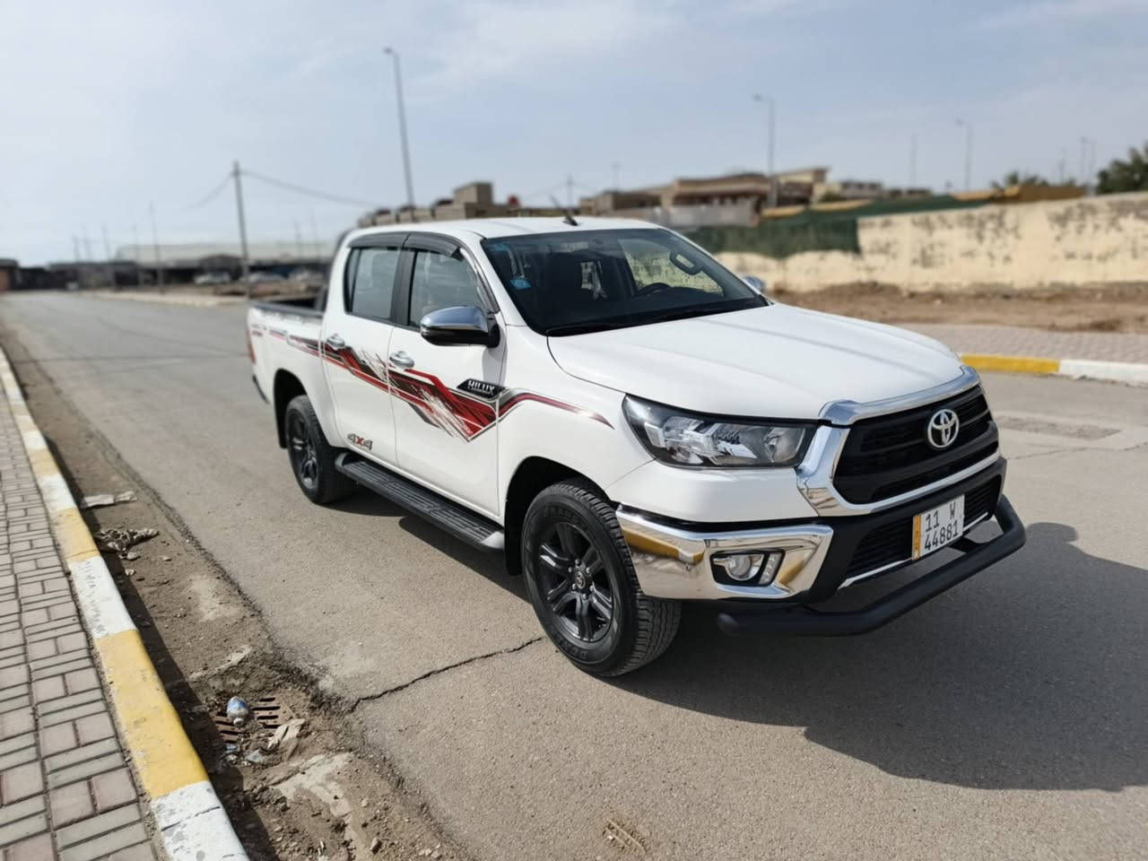 للبيع بيكم هايلوكس فور ويل ساز  موديل 2023 ماشيه 66 الف  جديده لوك مكفوله كفاله عامه  عده رصعتين وحده بالباب وحده بالبنيد. صغار كلش وما مبينات. كير مكينه مكفولات. رقم بغداد  ومكاني بغداد  السعر 325 ورقه وبيها مجال حك الجيه 
رقمي ***********
