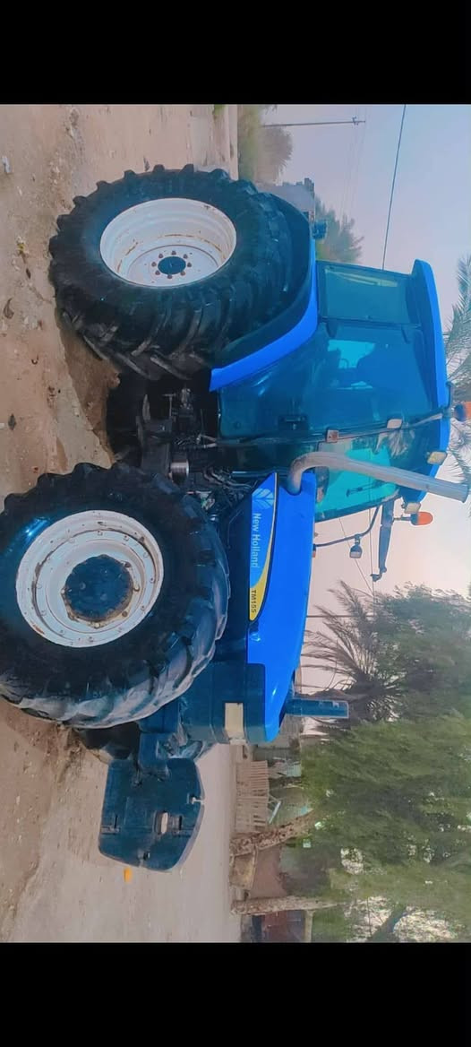 نيهوالند حجم 155
رقم اربيل تحويل مباشر 

مكينه جاهزه تخم تاير 

مكينه وضع الشركه مامفتوح شي بيها كله شركه 

***********
