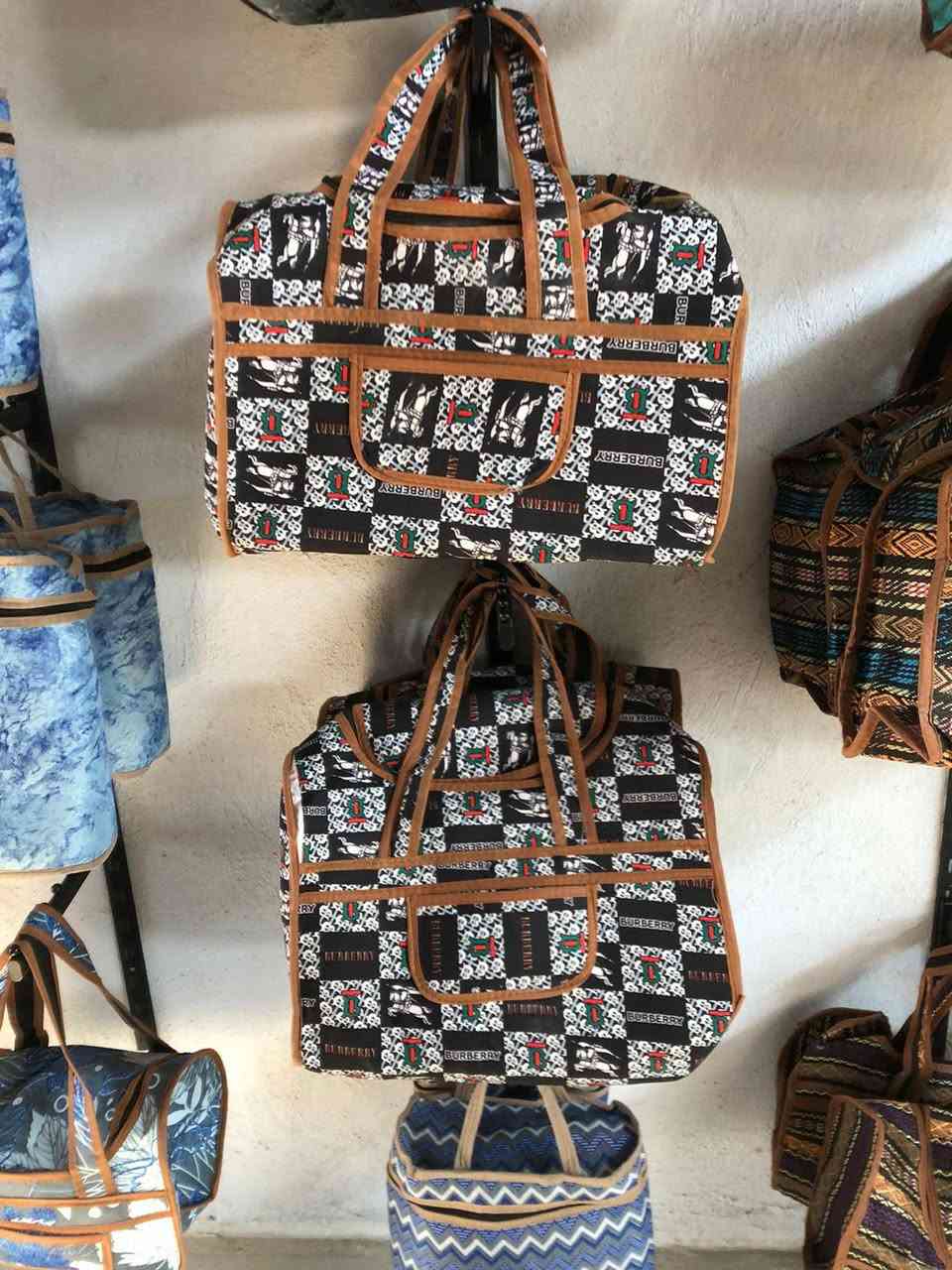 سلام عليكم ورحمه الله وبركاته اخواتي توفر سيت متكون العنوان سوق ابو غريب الجديد من ثلاث قطع وتوفر موديلات جدأ حلوه ***********
