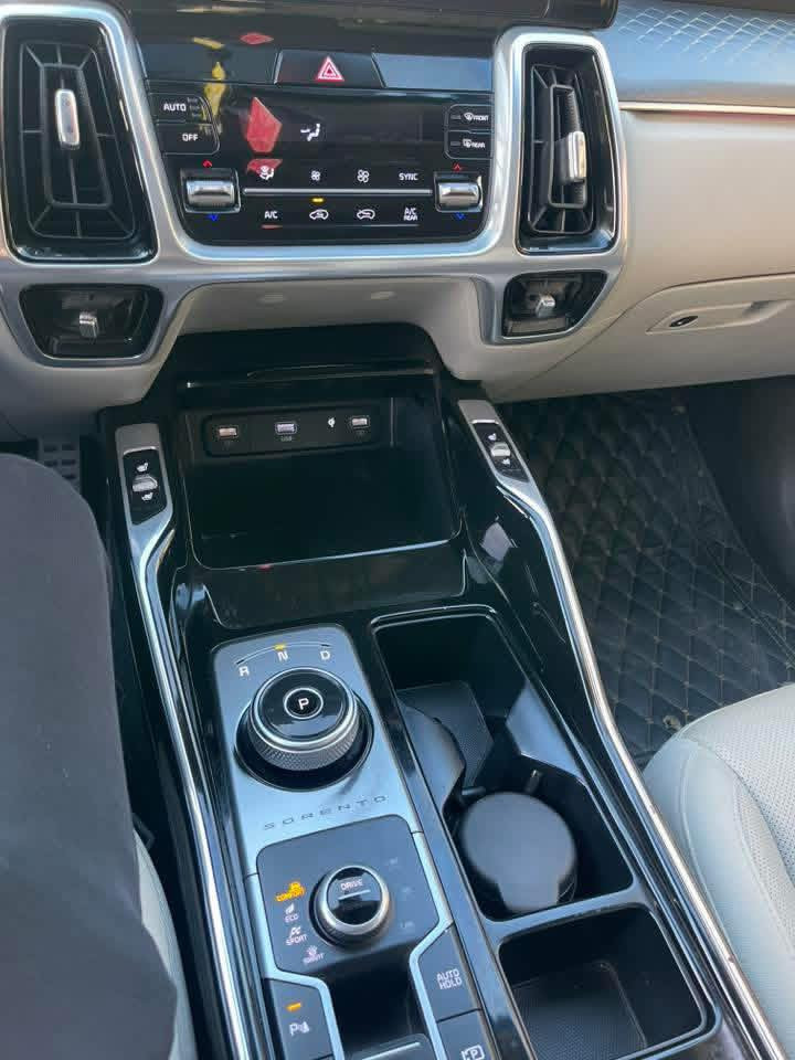 تحية طيبة 
كل عام وأنتم بألف خير 
للبيع سورنتو موديل 2021 خليجي رقم بغداد بأسمي  استيراد خاص 
 فول 1/1 اعلى فئة
الــمــواصفات 
دفع رباعي 
بصمه تشغيل 
بصمه بيبان 
تشغيل عن بعد 
جنطه كهرباء 
گير ماوس
بنوراما /   
/ 6 كاميرات +كامرات عند الانعطاف يمين ويسار /عداد دجتل /توقف ذاتي/ كشنات تدفئه تبريد / سايد بريك بصمه  / شفتات استيرن / كشنات كهربائيه اماميه وخلفيه / جي بي اس / محرك 6 سلندر / لايت 4 عدسات led / اربع انضمه قياده / سبورت / ايكو / سمارت / نضام مانع انزلاق / نضام نزول منحدرات / كير 8 نمر / وباقي المواصفات معروفه السياره فول 1/1

رقم الهاتف ***********
السعر /277/ وبيها مجال حك الجيه
مكاني كربلاء المقدسة
