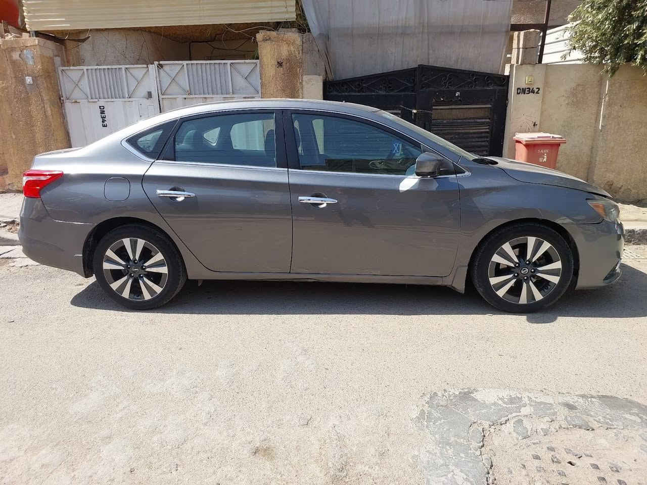 السلام عليكم للبيع سنترا موديل ٢٠١٩ فئه sv نص فول محرك وكير كفاله تخم تاير جديد صدر امامي خلفي جديد تدفئه وتبريد شغال فتحه سقف تدفئه كشنات شاشه انظمه قياده سياره اقتصاديه بشكل حادثها موجود بالمنشور جاملغ امامي صبغ بيها ٥ قطع سياره جاهزه من كلشي معروضه ٩٨ وبيها مجال 
مكاني الدوره ابو دشير 
رقم الهاتف *********** بغداد, العراق
