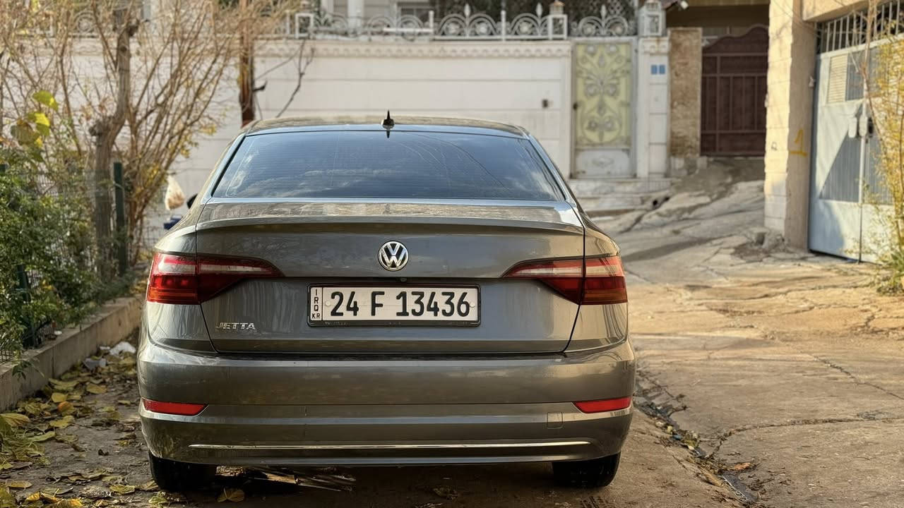 Jetta 2019 S
                                                  کێرو مەکینە شەرت
 ماصفات =شاشه كاميره -حساس رادار -بریك بصمە.                                       ا.                                      ايكو-تحديد سرعه-شغال
                                                سنک و پشت كەبس
‎سبوغ =دوو دەرگە + بوستەك چاملغ پشتێ
‎ئێڕباگ =هەردوو دکمە 
                                               چوون= 151مايل
                                                  غرامات = ١٤٠ هزار 
                                         تلفون =***********
