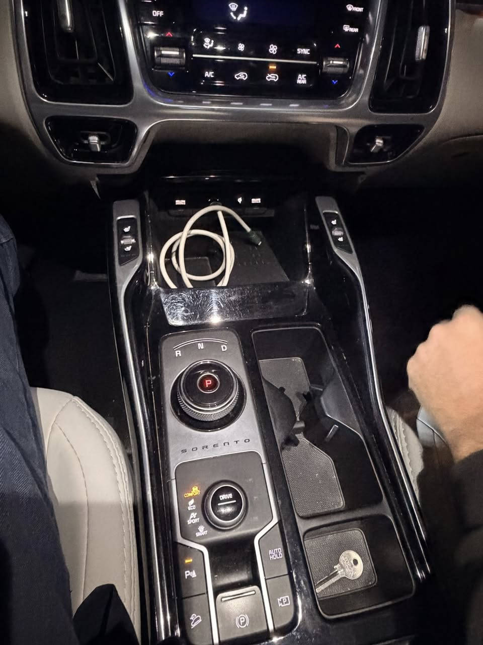 سورنتو X4  فول دفع رباعي
موديل ٣٠٢٣

ماشي ٤٩ 

بيها بارد وتكيحل عكس باب عكس السائق والباب مفتوح

خمس كامرات

كشنات جلد تدفئة تبريد

بانوراما

٤ انظمة قيادة

شفتات سترين

وباقي المواصفات المعروفة

تخم تايرات جديد ب٨٠٠$

سيرفس كامل للسيارة

بغداد - البلديات

السعر 305$

***********
