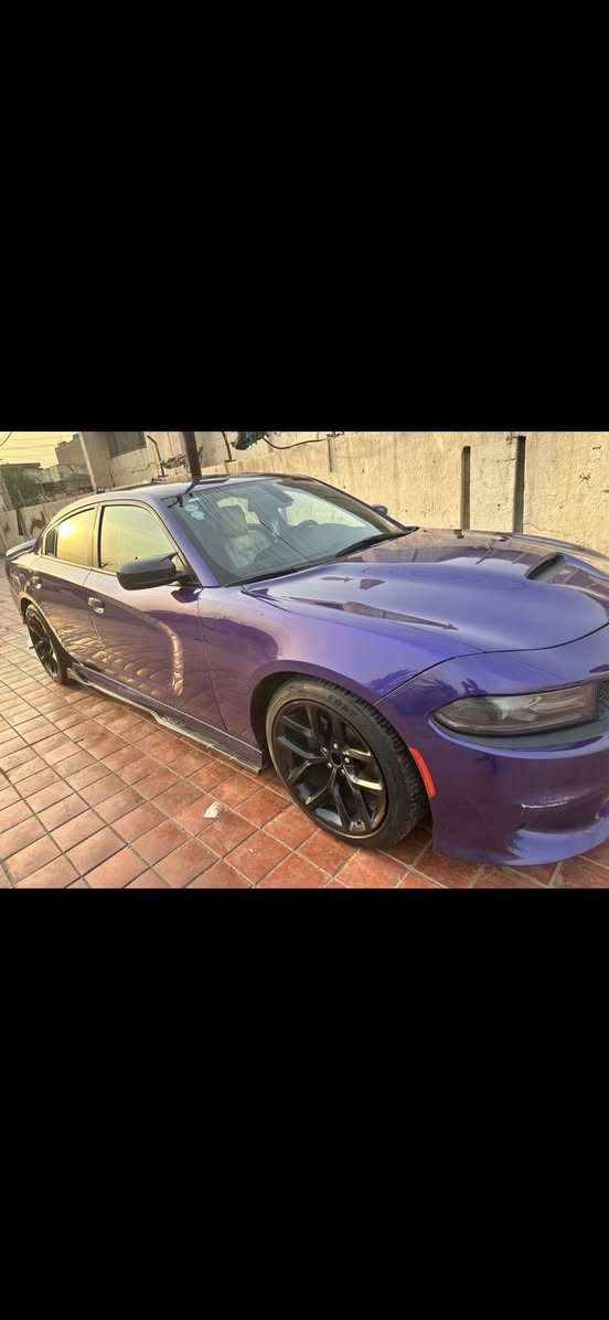 جارجر رالي 
موديل 16 
لون بنفسجي مميز 
قطعتين كلير فقط بدون حادث 
فول مواصفات عدا الفتحه 
رقم بغداد 
السعر 193 بيها مجال بسيط 
ماشيه 70 سياره حيل نظيفه واحله من الصور 
مكان بغداد ***********
