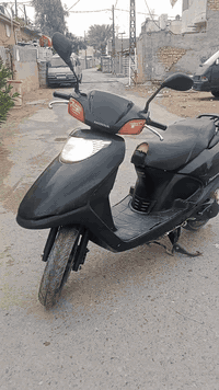 للبيع دراجه سبيسي( ياباني )فول نضافه كفرات ابلاديه مكينه ناعمه دراجه ما بيهة أي نقص غراضهة ابلاديه دراجه مال جناي مداريهة نكره سلف كهربأيات كلهة شغاله أشاير شغاله أوراقه كامله بيهة منفيس 
الدراجه خير من الله تمشي معدل 90 +وياهة تاير جديد+مداريهة بل دهن  
السعر 700 الف بيهة مجال قليل 
بغداد 
رقم *********** (متواجد واتساب)👌🏻
