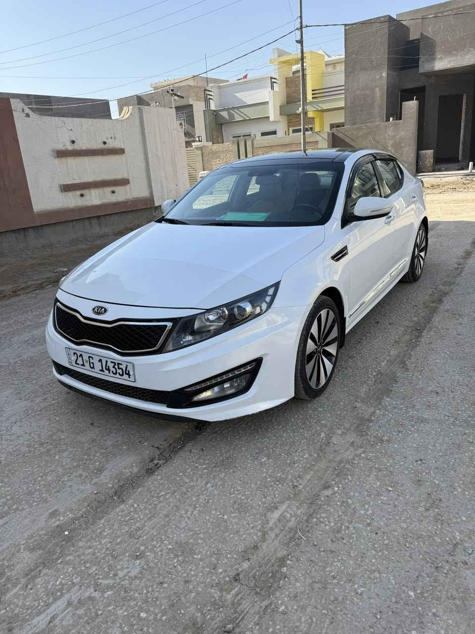 السلام عليكم سياره للبيع
نوع كيا اوبتما خليجي مديل ٢٠١٤ اربيل دولي السياره لون ابيض السياره  كفاله عامه من صبغ وتبديل  السياره جديده وحلوه وجاهزه من كلشي من مكينه وكير وحداديه وتخم تاير مواصفات السياره فول للاخير بصمه تشغيل  بصمه ابواب كشن جلد كشن كهربائي خزن ميموري حساسات اماميه خلفيه كامره بلاديه فتحه سقف بنوراما مري شفط وغيرها من المواصفات المعروفه السياره رقم دولي سنويه وهزه وفحص جديد تريد تحويل تريد وكاله حاضر اني السياره جاهزه ما بيها نقص 
المكان   بابل 
السعر  143
الاتصال ***********
