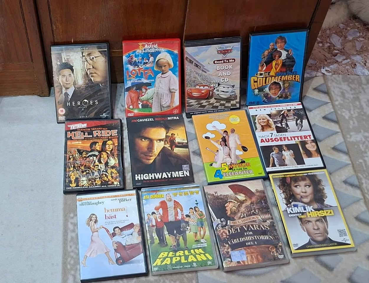 افلام ديفيدي نسخ اوربية 
سعر الفلم 1000
سعر الكل 60 الف


**إذا كنت صاحب هذا الإعلان وتريد حذفه لأي سبب، رجاءا أرسل رسالة إلى الدعم الفني**