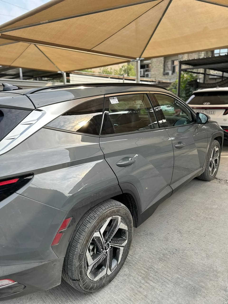 توكسان 1/1 

فول مواصفات2024
لون سمنتي 
رادار امامي 
رادار جانبي 
جنطة كهرباء 
بانوراما 
مري كهرباء وكامرة 
كامرة 360
كير لمس 
تشغيل و وتحريك بصمة 
شاشة كبيرة 
كشنات تدفئة تبريد امامي وخلفي 
حادث چاملغ خلفي 
سعر 225 $
مكلف بلنشر
هذا رقم صاحب السيارة
***********
