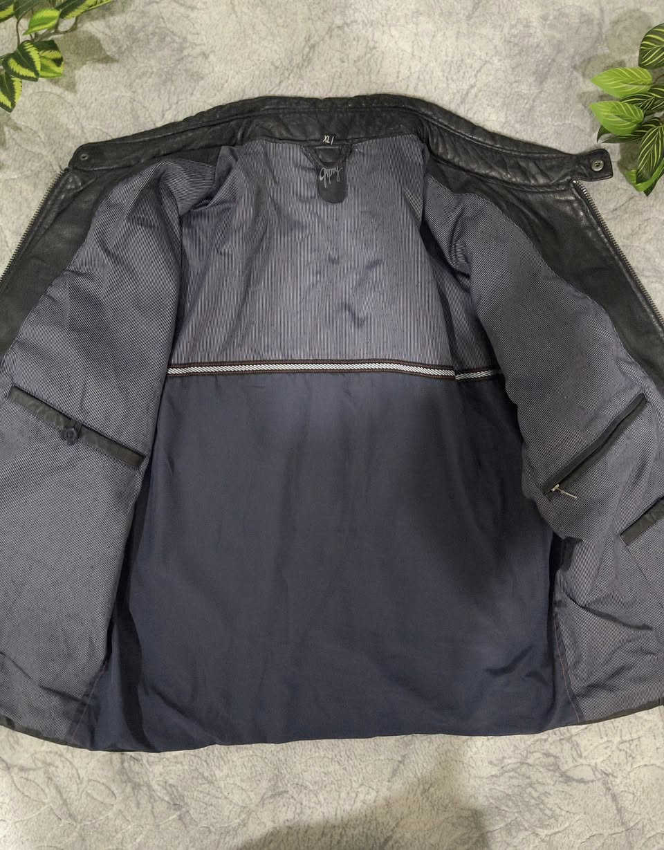 🔥جلد غنم اصلي  💯
🔹سعر ١٥ شامل التوصيل

🔹قياس :XL
🔹لون اسود  كما موضح بالصورة
نظافة : بيه ضرر خفيف كما مبين بالصور

🔹توصيل موجود لكافة المحافظات


**إذا كنت صاحب هذا الإعلان وتريد حذفه لأي سبب، رجاءا أرسل رسالة إلى الدعم الفني**