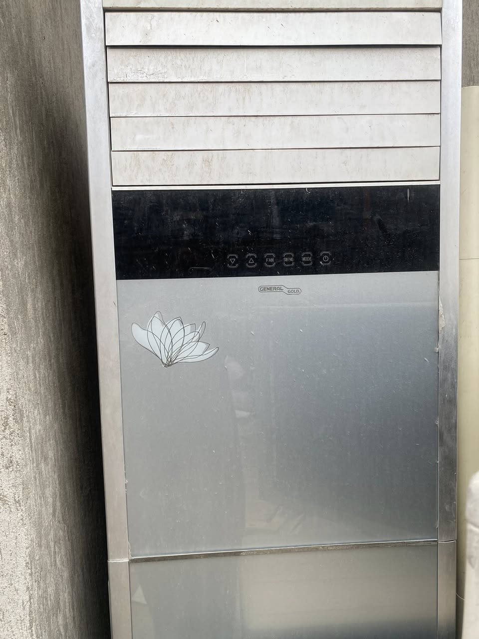 السلام عليكم
للبيع داخلية 
3 طن نوع جنرال
السعر 200 الف 
***********
