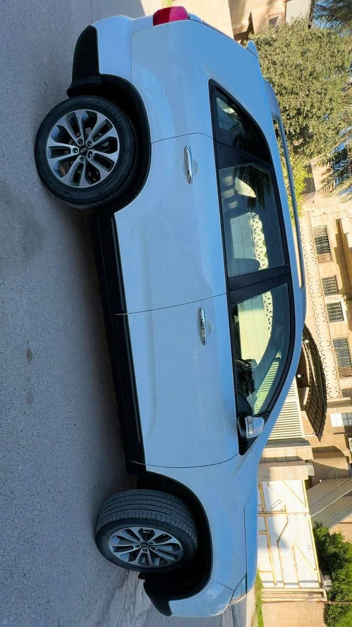 السلام عليكم للبيع كيا سورنتو ١٣ شكل ١٥ سيارة خليجي ٧راكب سوناره منشور وي الصور مكان السيارةبغداد لغزالية سعر ١٥٨ ورقة رقم *********** الكينة ٦سلندر خ
