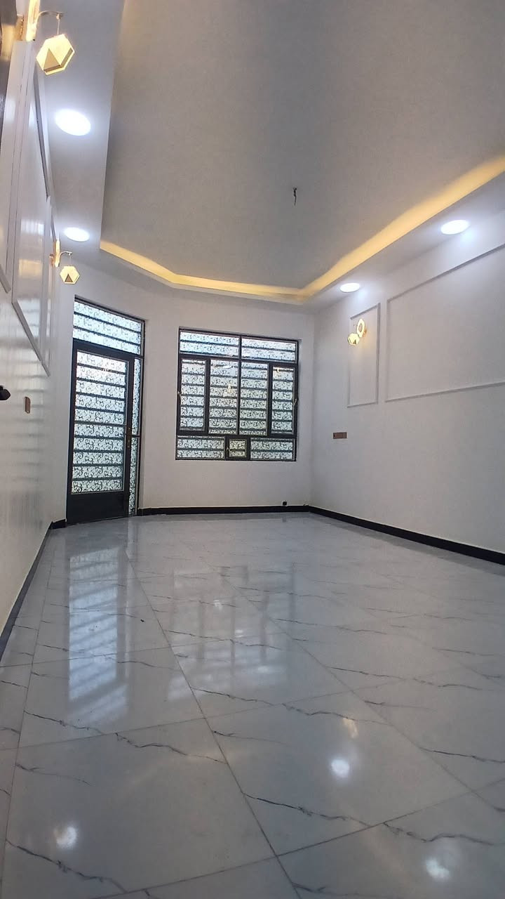 على بركه الله بيت للبيع دوانم المعمل مساحه ١٥٠متر طابقين يتكون ٤غرف نوم شغل درجه ممتاز قرب جامع مكيه شارع 
 تبليط للاستفسار اكثر اتصل على *********** او مراجعة مكتب زمزم
