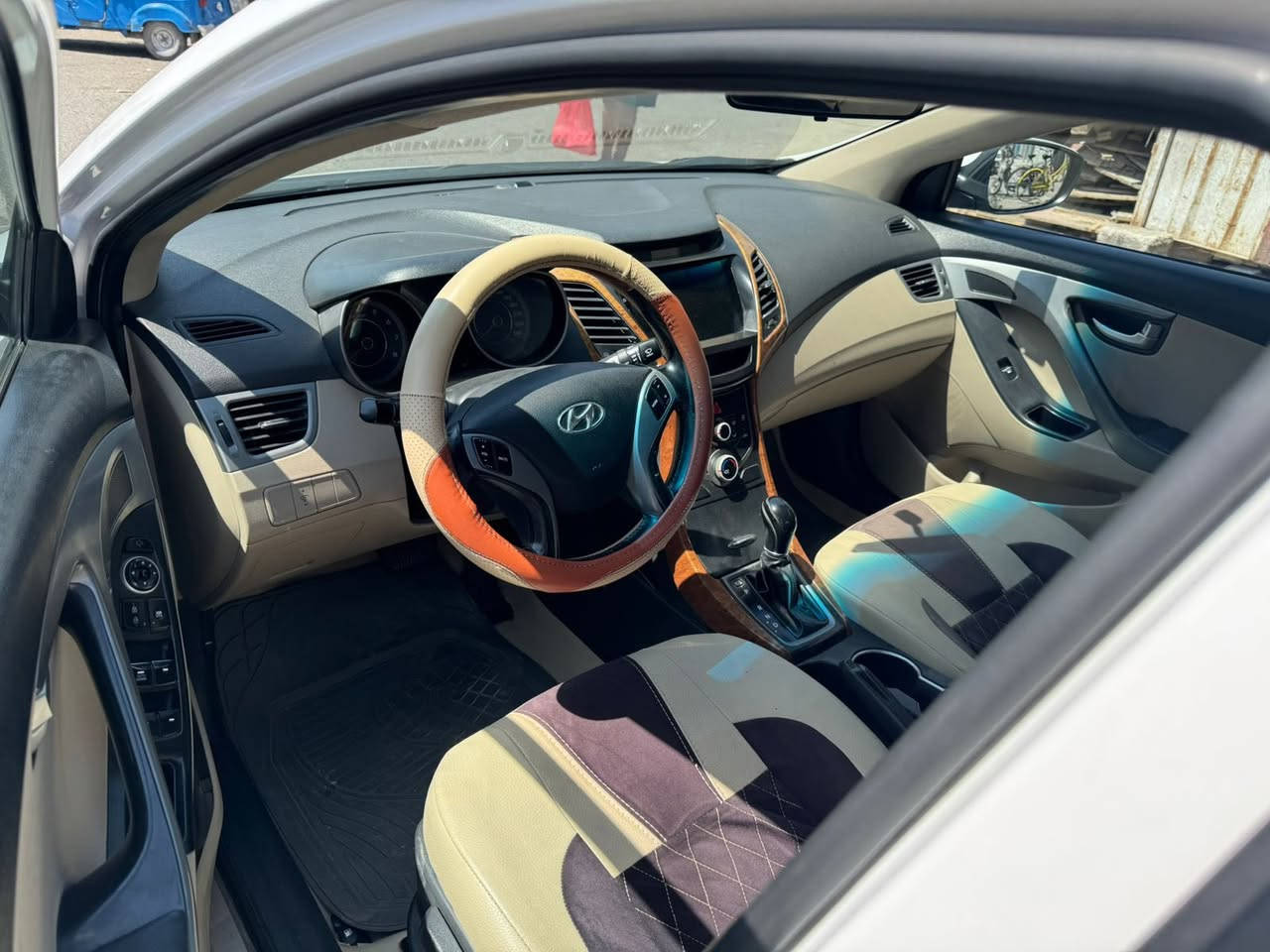 السلام عليكم النترا للبيع موديل2016 بسمي صوره والتفاصيل بالسونار   مكان السياره كربلاء طويريج ملاحظه الرقم الانكليزي الصور قبل تبديل الرقم للتواصل رقم الهاتف
‏ ‭0770 454 0338‬
