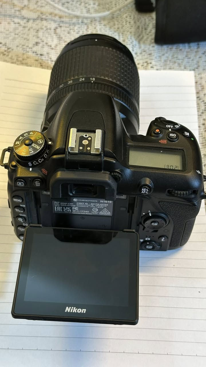 السلام عليكم كامرا Nikon D7500 بحاله الوكاله النظافة 100% بمعنى الكلمه تجي تفحص بعينك 

مع جميع ملحقاتها( جنطه كامرا - غلاف جلاتيني - ورام 128GB)  kit كامل ويه زومها 18-140
باكيته كامل والكيبلات بجيس بعدهن ممفتوحات

السعر 1,300 قفل
للاستفسار : ***********

