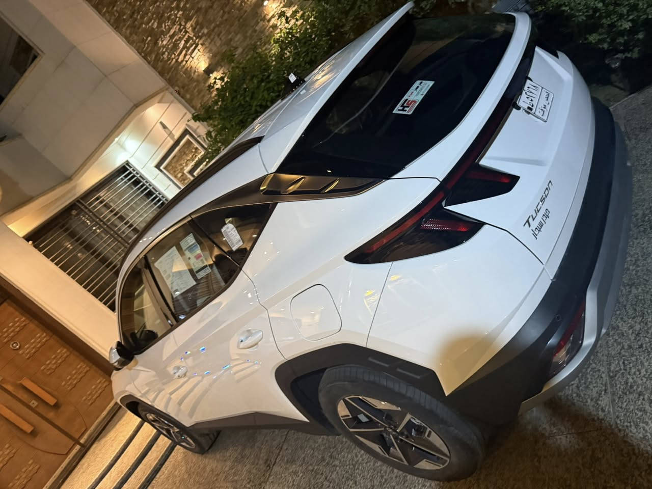 هيونداي توسان 2025 فخامة مختلفة 🌙
🚗 المواصفات:
🔹 محرك بنزين 4 سلندر 2000 سي سي
🔹 ناقل حركة أوتوماتيك ناعم واقتصادي
🔹 تصميم أنيق بطابع رياضي
🔹 مقاعد كهربائية مريحة
🔹 شاشة لمس كبيرة تدعم Apple CarPlay & Android Auto
🔹 كاميرا خلفية + حساسات ركن
🔹 تشغيل بصمة
🔹 إضاءة LED أمامية وخلفية
🔹 ويل كب ألمنيوم قياس 19
🔹 تكييف أوتوماتيك قوي
🔹 أنظمة أمان متكاملة (ABS – ESP – وسائد هوائية)
مكاني بغداد السيدية 
***********
